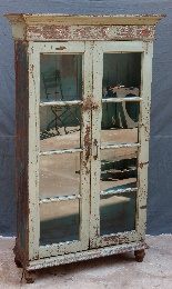 Gabinete con vidrio