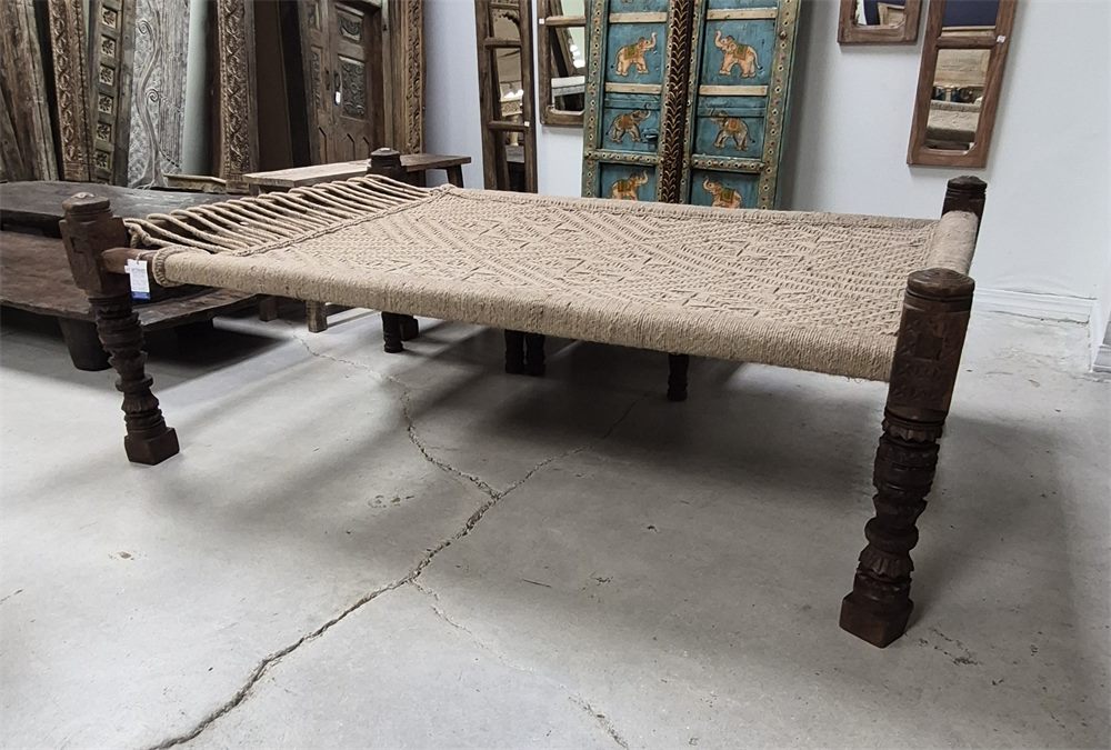 Charpo Daybed - Front
