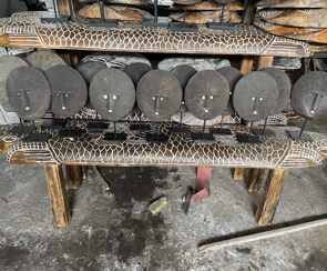 Máscara negra Klau con base