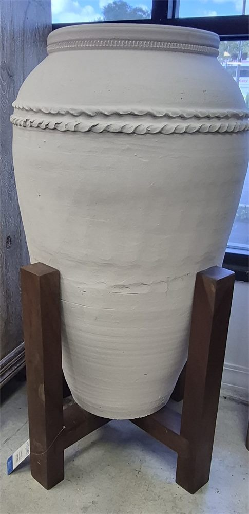 Pot with Stand - Front