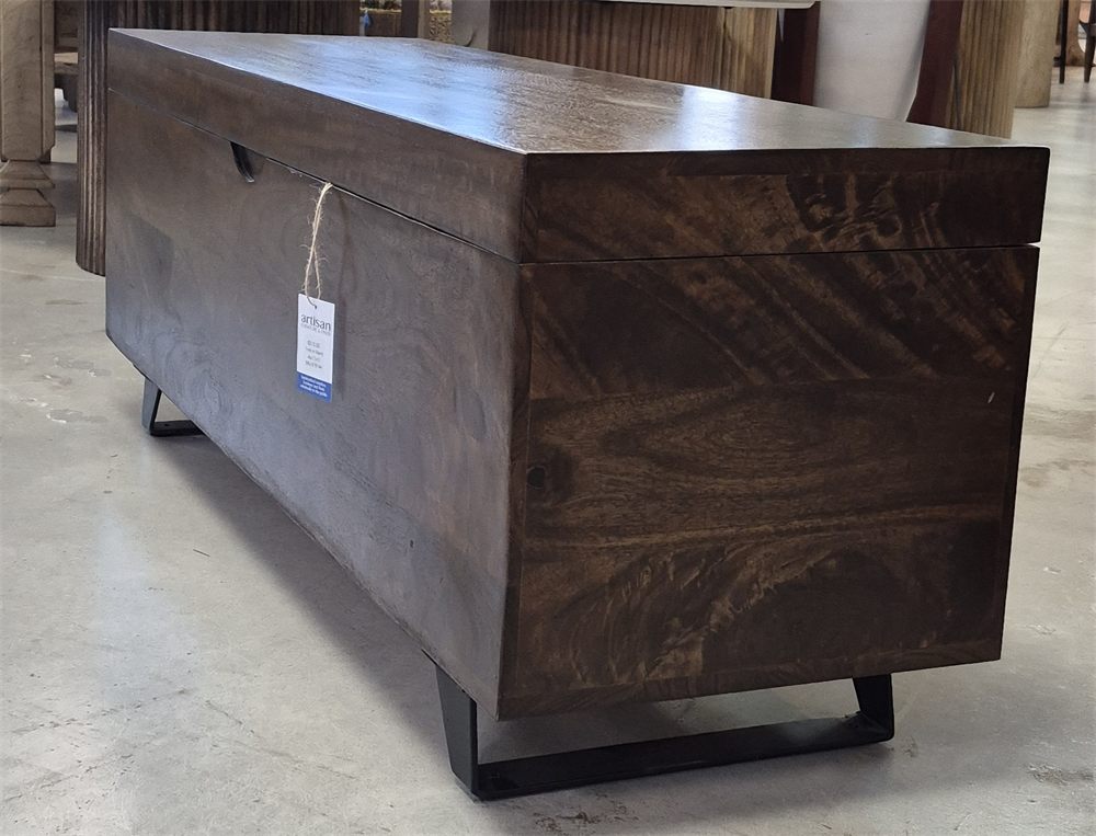 Trunk on Stand - Right