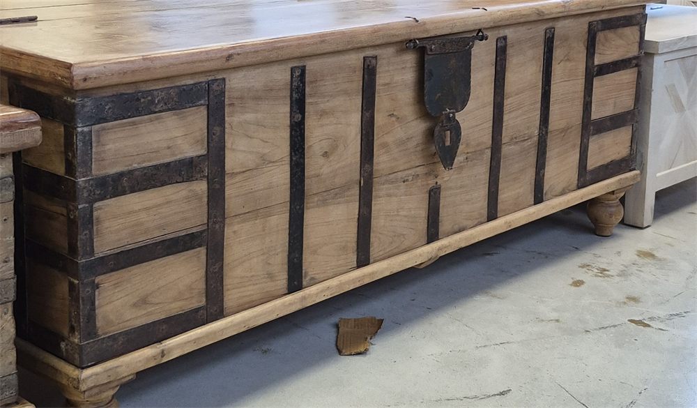 Trunk - Front