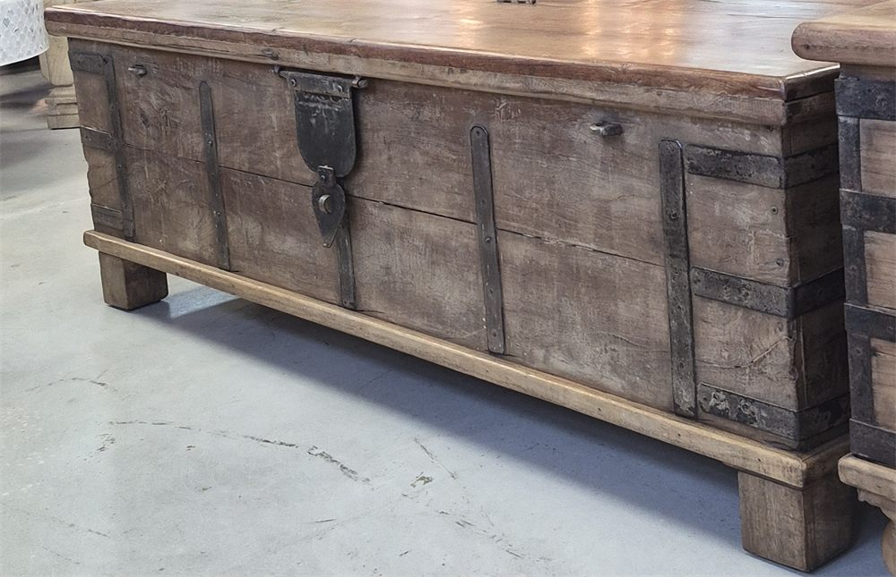 Teak Trunk - Front